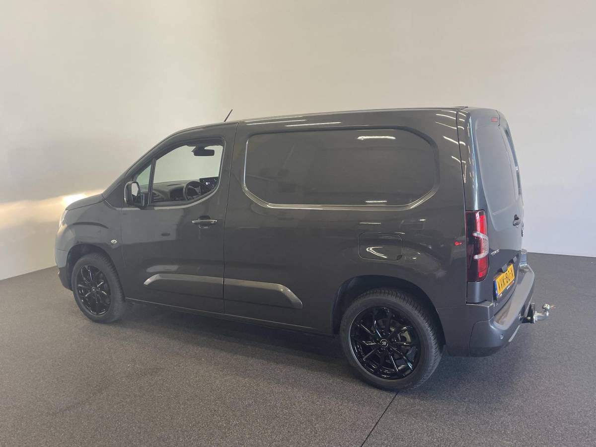 Opel Combo Opel Combo 130pk L1H1 Automaat Sport-Edition Airco Navi Parkeersensoren Trekhaak Cruise control