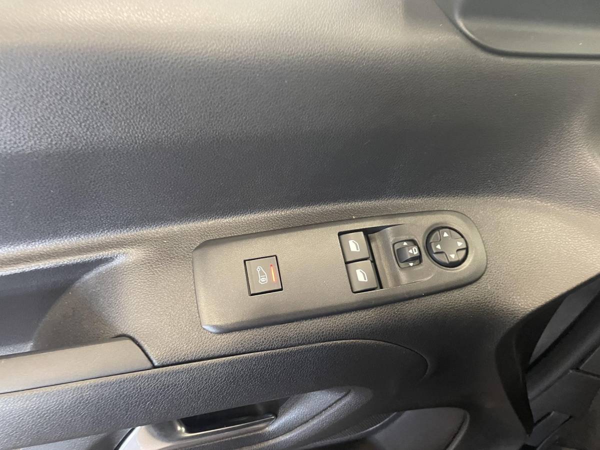 Opel Combo Opel Combo 130pk L1H1 Automaat Sport-Edition Airco Navi Parkeersensoren Trekhaak Cruise control