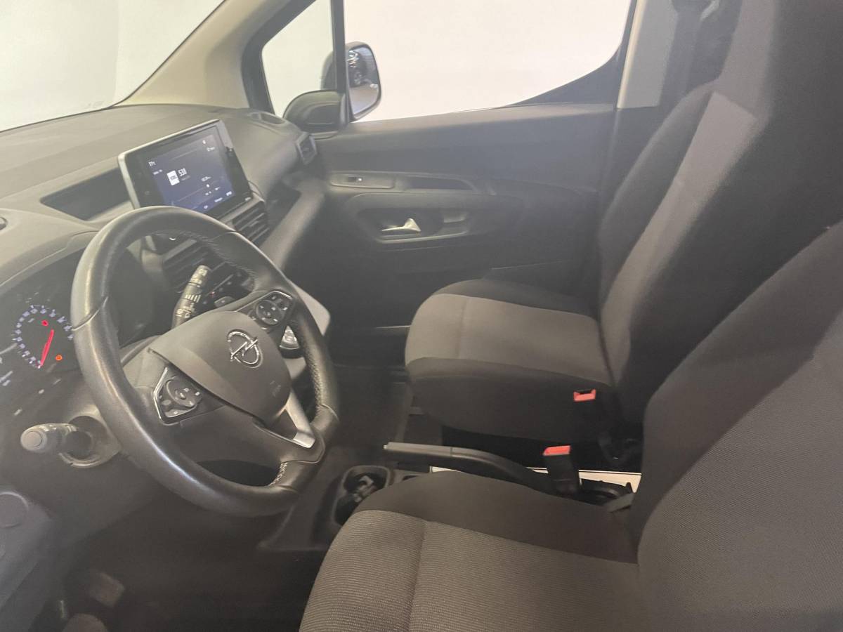 Opel Combo Opel Combo 130pk L1H1 Automaat Sport-Edition Airco Navi Parkeersensoren Trekhaak Cruise control