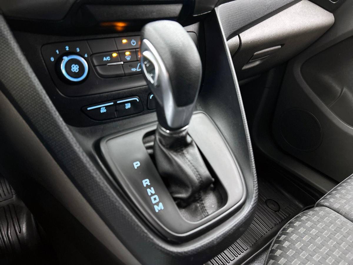 Ford Transit Connect Ford Transit Connect 1.5 L2 Automaat Navigatie Airco Parkeersensoren  Cruise Control Camera Trekhaak