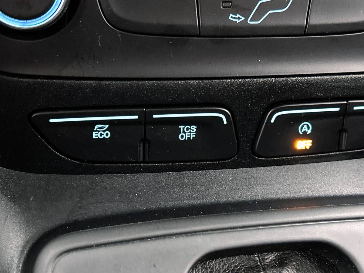 Ford Transit Connect Ford Transit Connect 1.5 L2 Automaat Navigatie Airco Parkeersensoren  Cruise Control Camera Trekhaak