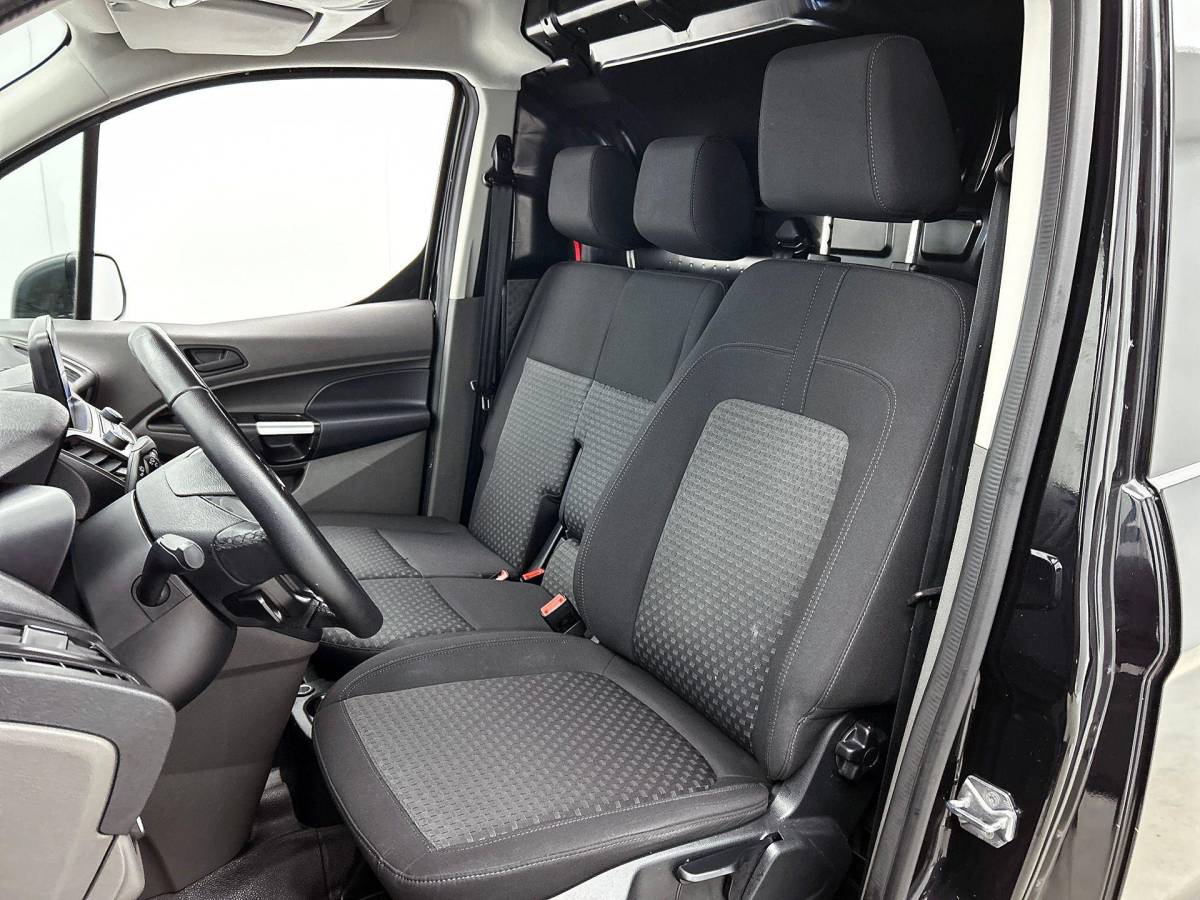 Ford Transit Connect Ford Transit Connect 1.5 L2 Automaat Navigatie Airco Parkeersensoren  Cruise Control Camera Trekhaak