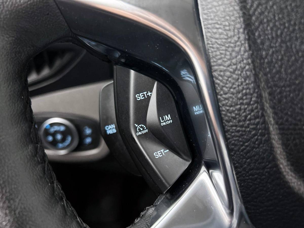 Ford Transit Connect Ford Transit Connect 1.5 L2 Automaat Navigatie Airco Parkeersensoren  Cruise Control Camera Trekhaak