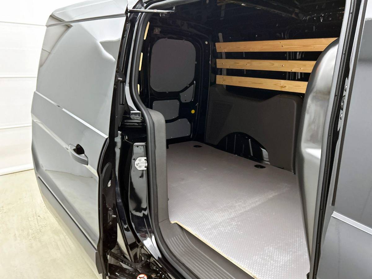 Ford Transit Connect Ford Transit Connect 1.5 L2 Automaat Navigatie Airco Parkeersensoren  Cruise Control Camera Trekhaak