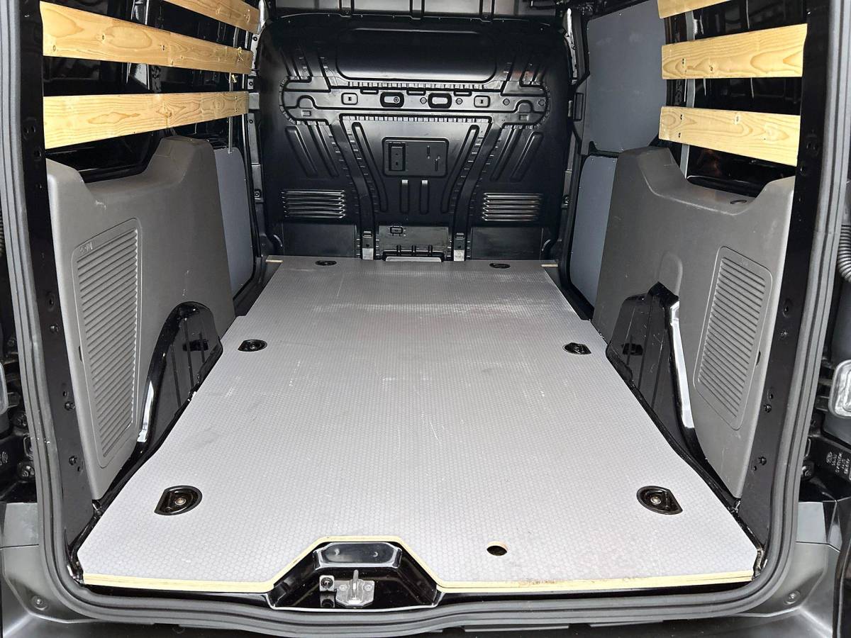 Ford Transit Connect Ford Transit Connect 1.5 L2 Automaat Navigatie Airco Parkeersensoren  Cruise Control Camera Trekhaak