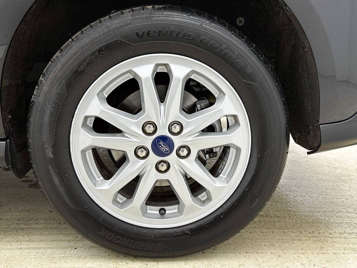 Ford Transit Connect Ford Transit Connect 1.5 L2 Automaat Navigatie Airco Parkeersensoren  Cruise Control Camera Trekhaak