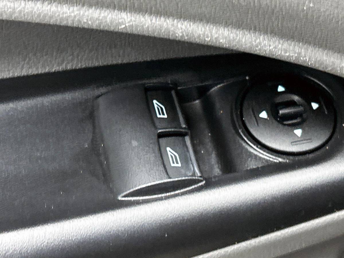 Ford Transit Connect Ford Transit Connect 1.5 L2 Automaat Navigatie Airco Parkeersensoren  Cruise Control Camera Trekhaak
