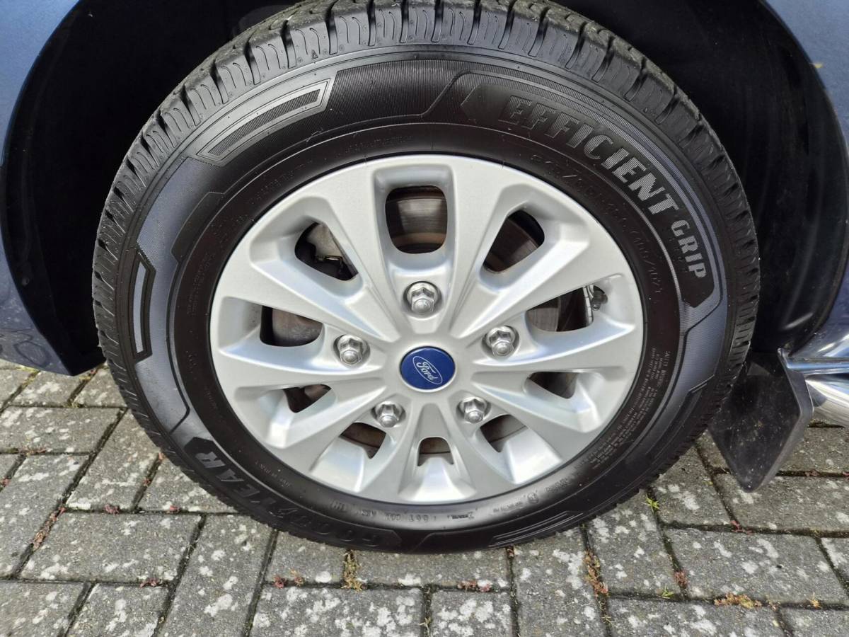 Ford Transit Custom Ford Transit Custom 2.0 TDCI L2H1 DC 6-zits Airco 170pk