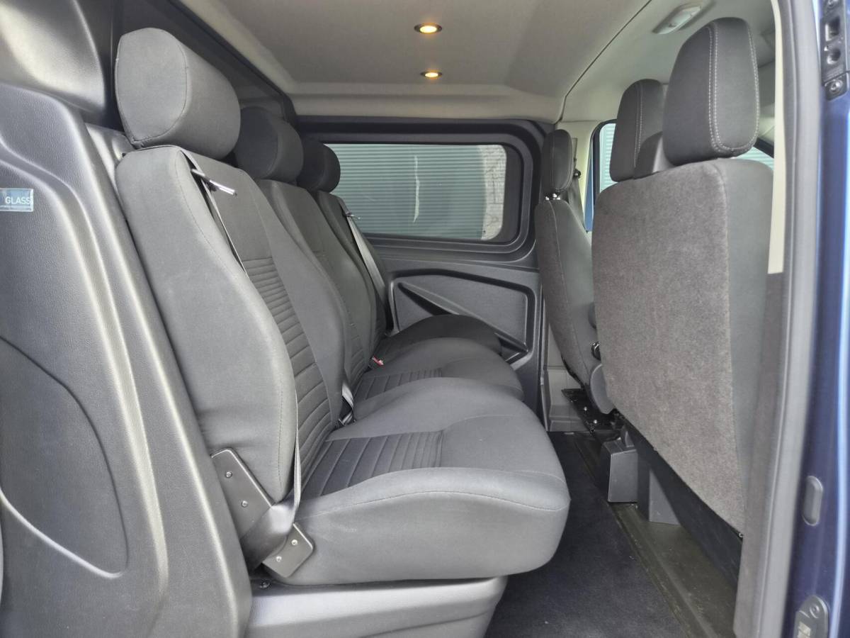 Ford Transit Custom Ford Transit Custom 2.0 TDCI L2H1 DC 6-zits Airco 170pk