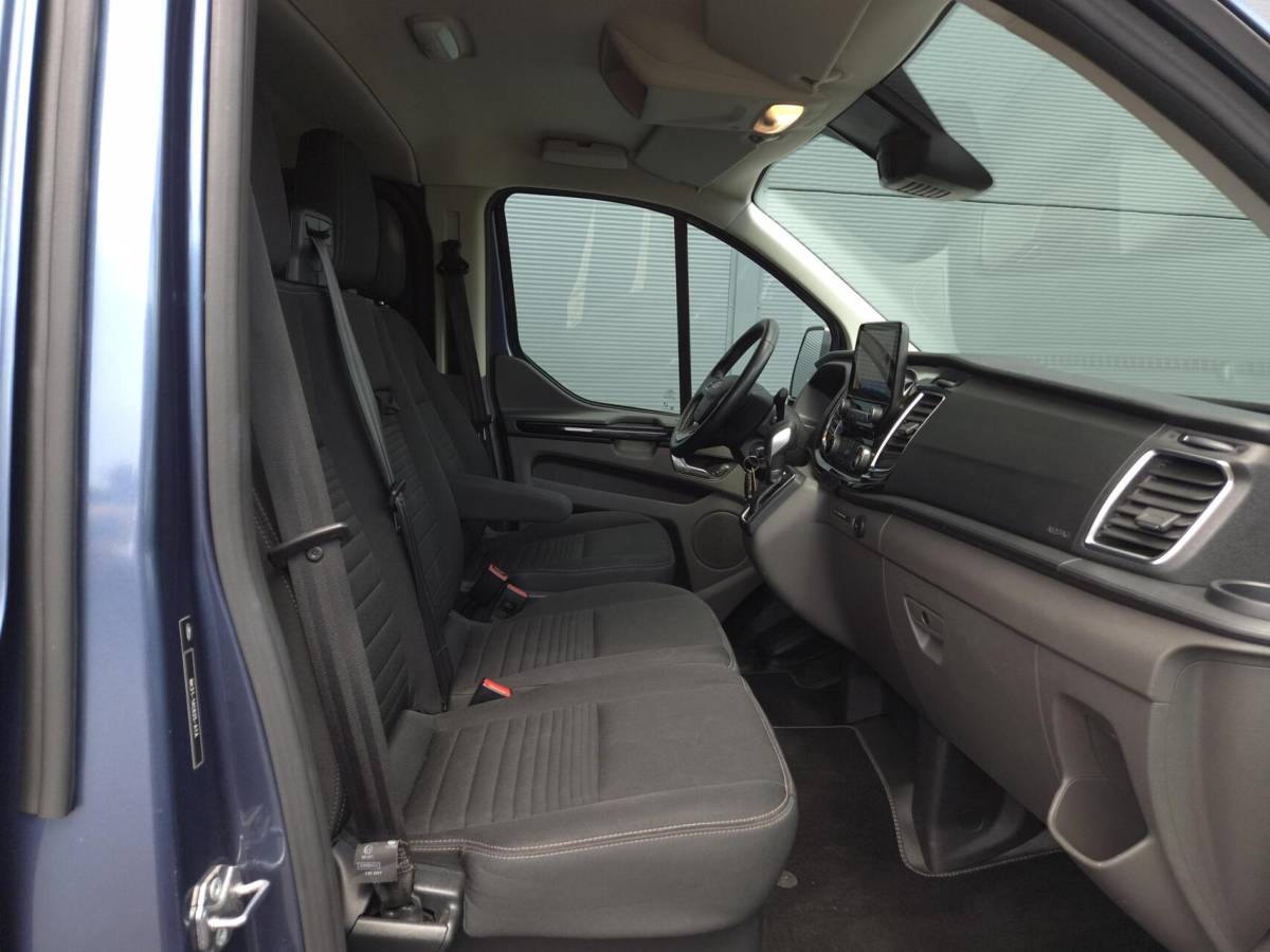 Ford Transit Custom Ford Transit Custom 2.0 TDCI L2H1 DC 6-zits Airco 170pk