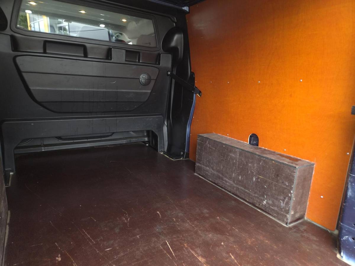 Ford Transit Custom Ford Transit Custom 2.0 TDCI L2H1 DC 6-zits Airco 170pk