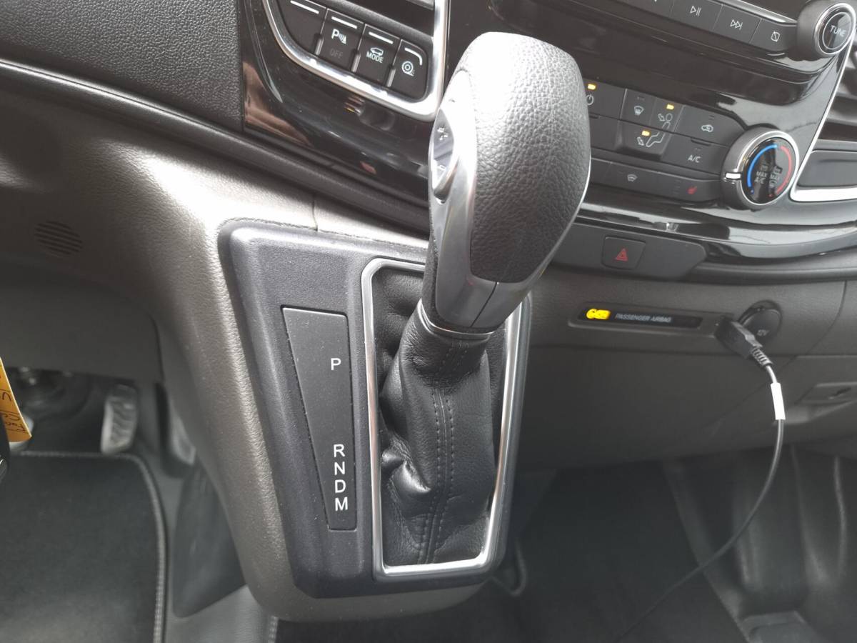 Ford Transit Custom Ford Transit Custom 2.0 TDCI L2H1 DC 6-zits Airco 170pk
