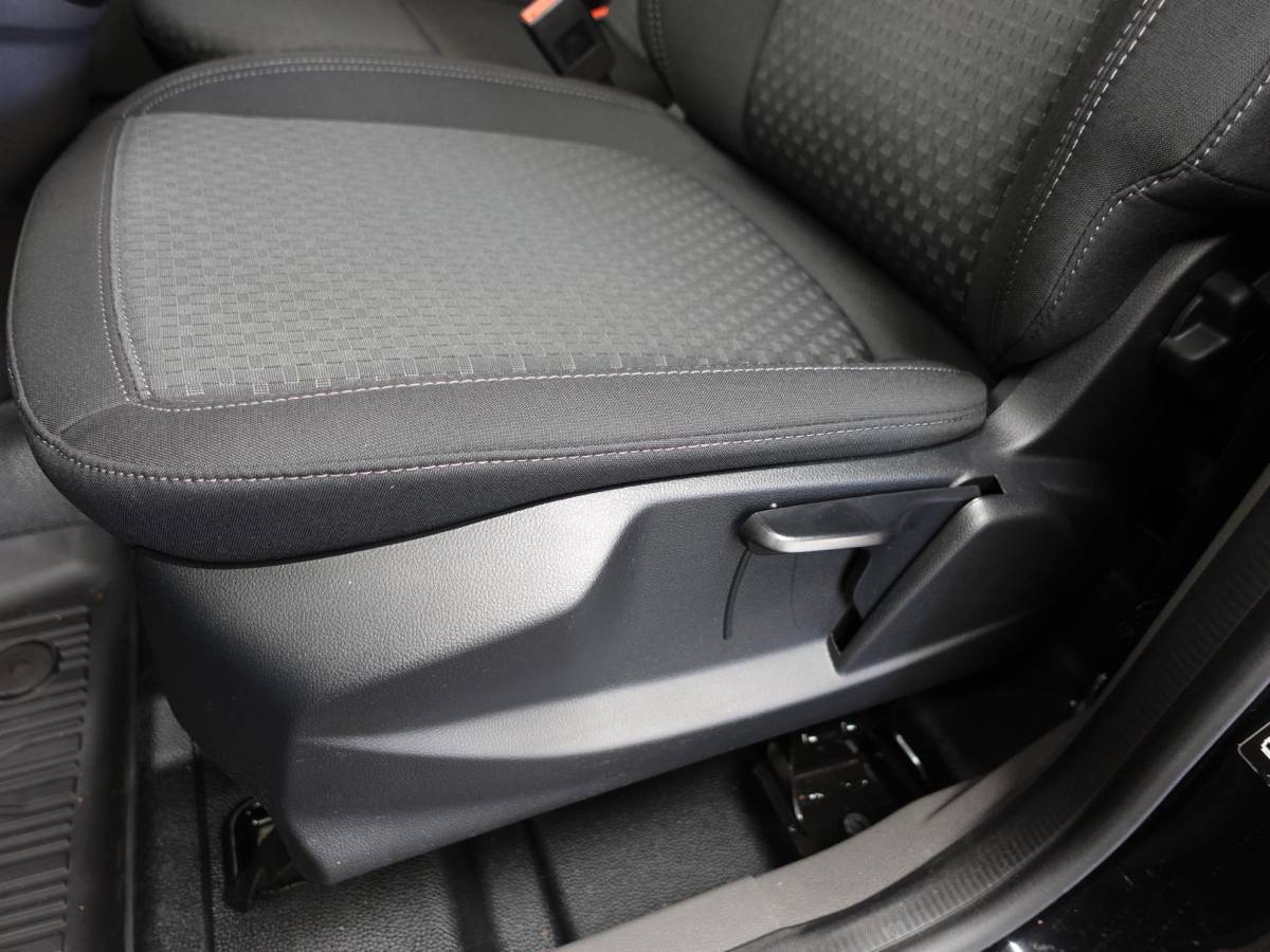 Ford Transit Connect Ford Transit Connect 1.5 EcoBlue L2 Trend Automaat Airco Navigatie Cruise PDC Camera DAB+