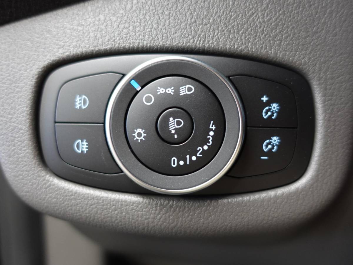 Ford Transit Connect Ford Transit Connect 1.5 EcoBlue L2 Trend Automaat Airco Navigatie Cruise PDC Camera DAB+
