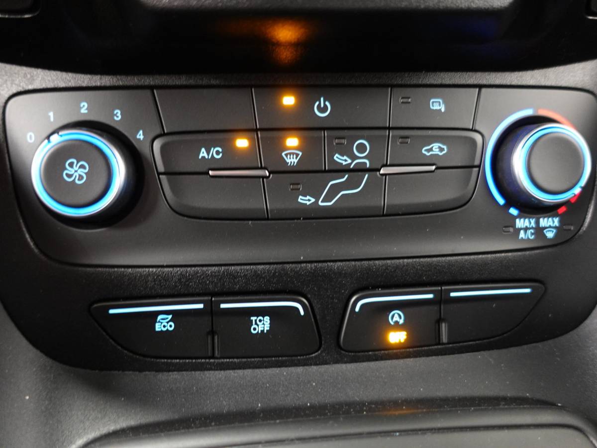 Ford Transit Connect Ford Transit Connect 1.5 EcoBlue L2 Trend Automaat Airco Navigatie Cruise PDC Camera DAB+