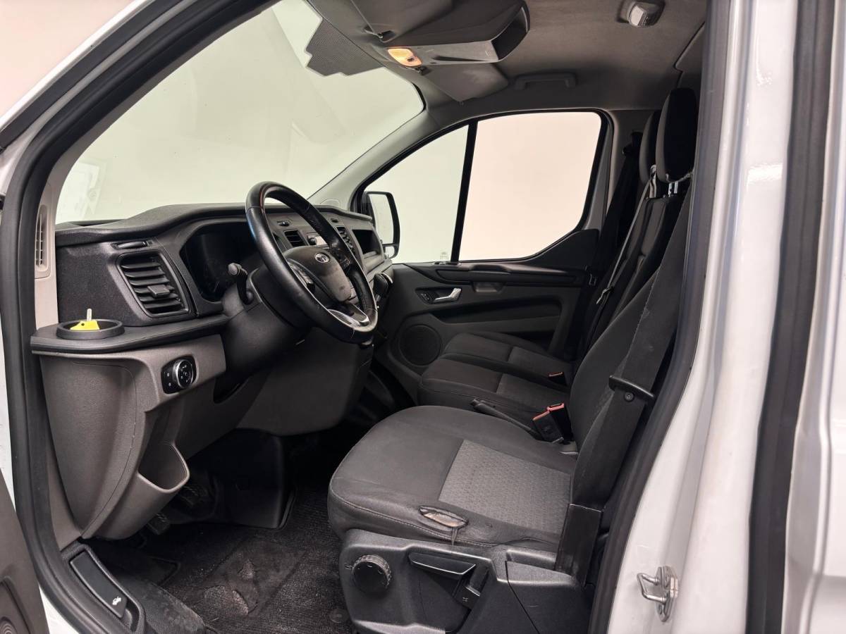 Ford Transit Custom Ford Transit Custom 300 2.0 TDCI L2H1 Trend MHEV Dubbele Cabine Airco Cruise Control