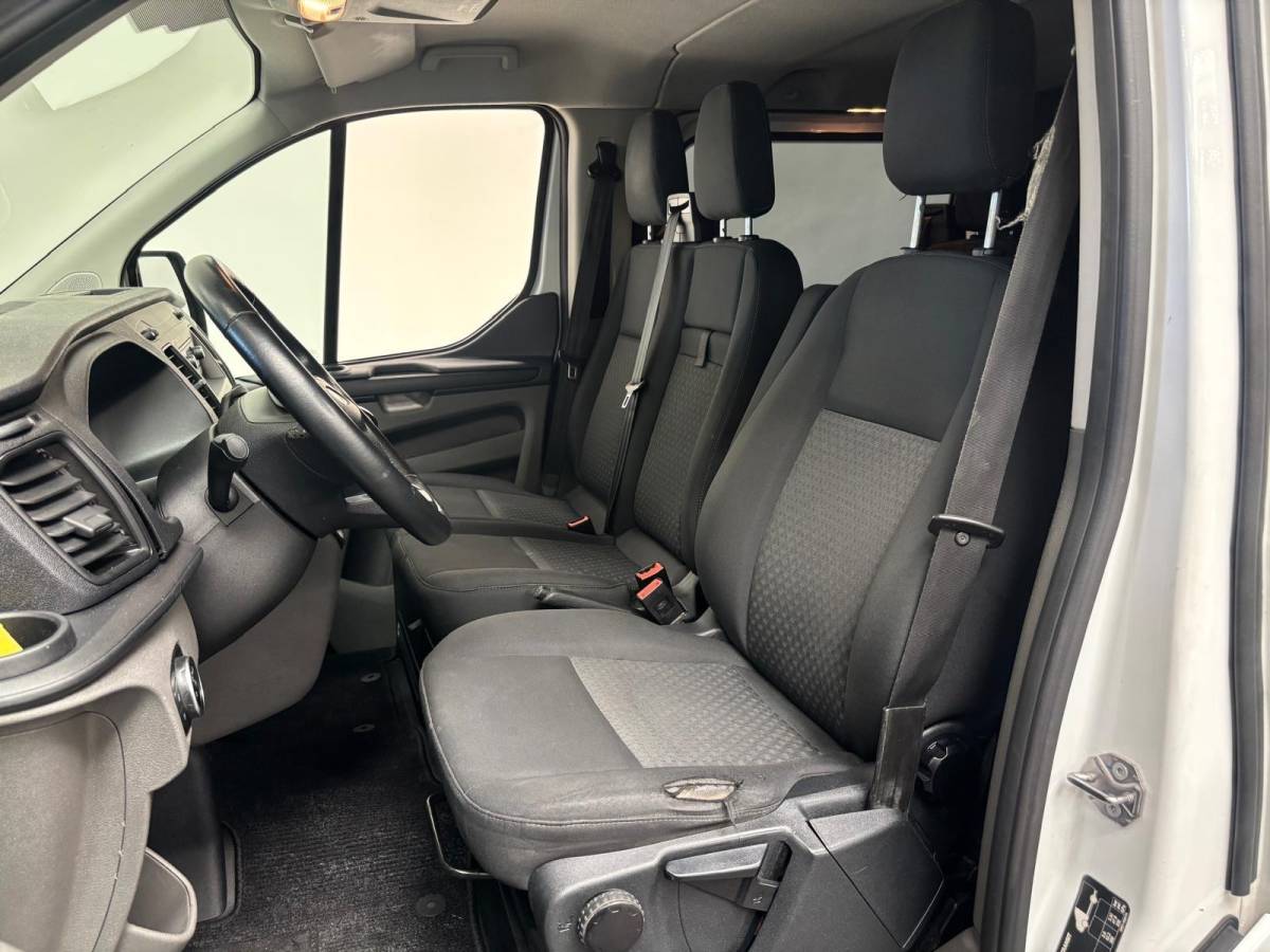 Ford Transit Custom Ford Transit Custom 300 2.0 TDCI L2H1 Trend MHEV Dubbele Cabine Airco Cruise Control