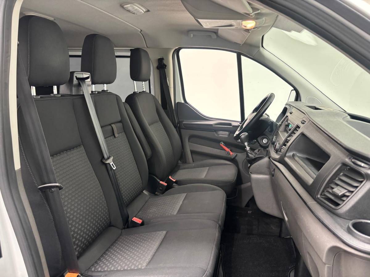 Ford Transit Custom Ford Transit Custom 300 2.0 TDCI L2H1 Trend MHEV Dubbele Cabine Airco Cruise Control