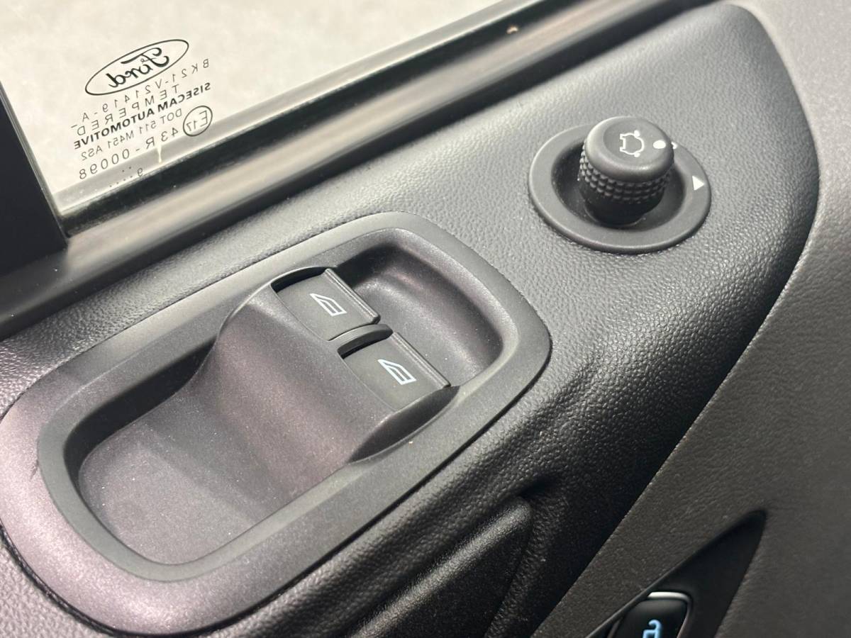 Ford Transit Custom Ford Transit Custom 300 2.0 TDCI L2H1 Trend MHEV Dubbele Cabine Airco Cruise Control