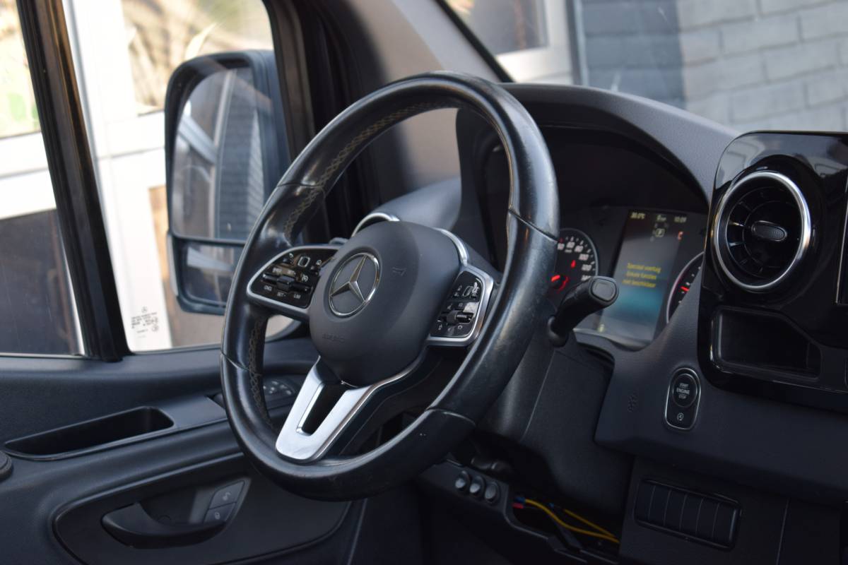 Mercedes-Benz Sprinter Mercedes-Benz Sprinter L4 (!) 319 3.0 V6 CDI DubbelCabine EURO6 Leder | Camera | Trekhaak | Luchtvering | Crossbus