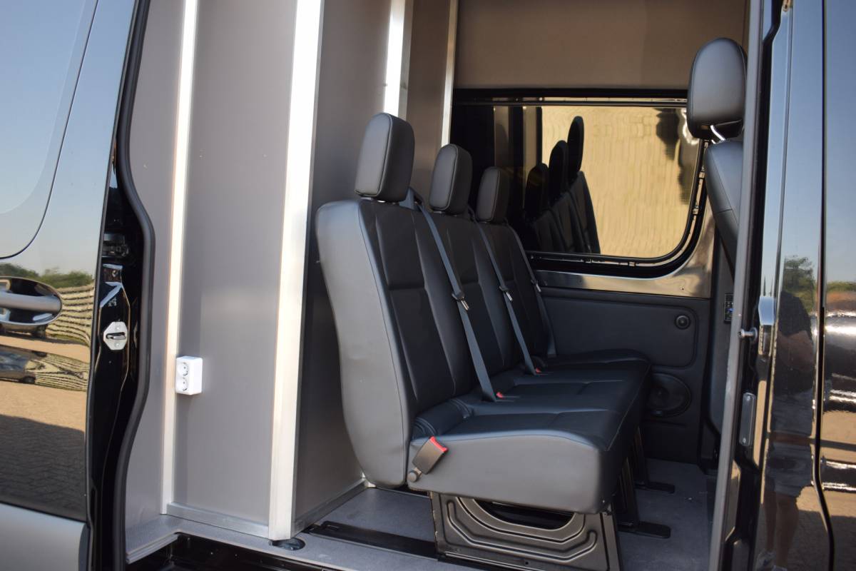 Mercedes-Benz Sprinter Mercedes-Benz Sprinter L4 (!) 319 3.0 V6 CDI DubbelCabine EURO6 Leder | Camera | Trekhaak | Luchtvering | Crossbus