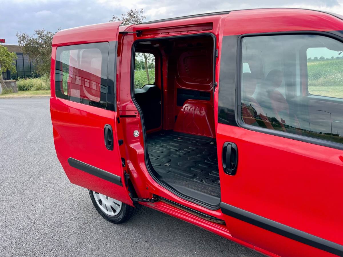Fiat Doblò Fiat Doblò Cargo 1.4 T-Jet Natural Power SX, Airco, Radio-CD/MP3 speler, Elektr ramen, Parrot, Pdc, 1e eig afk, Geen import, Nap!