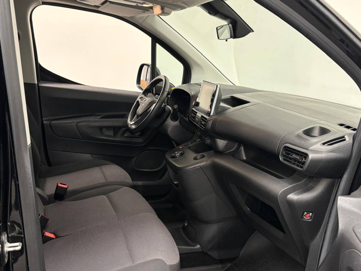 Opel Combo Opel Combo 1.5D L2H1 Edition Automaat Airco Navigatie Apple Carplay/Android Auto Camera Parkeersensoren Trekhaak