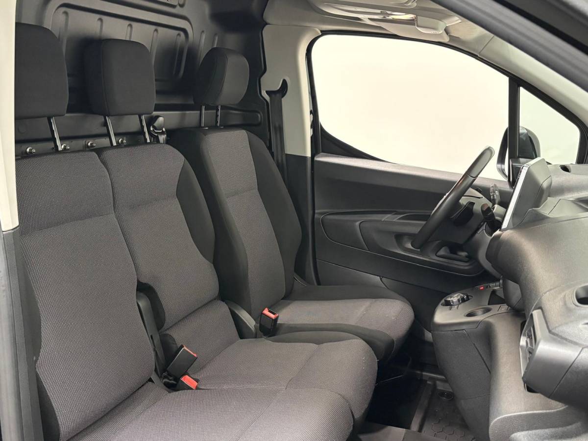 Opel Combo Opel Combo 1.5D L2H1 Edition Automaat Airco Navigatie Apple Carplay/Android Auto Camera Parkeersensoren Trekhaak