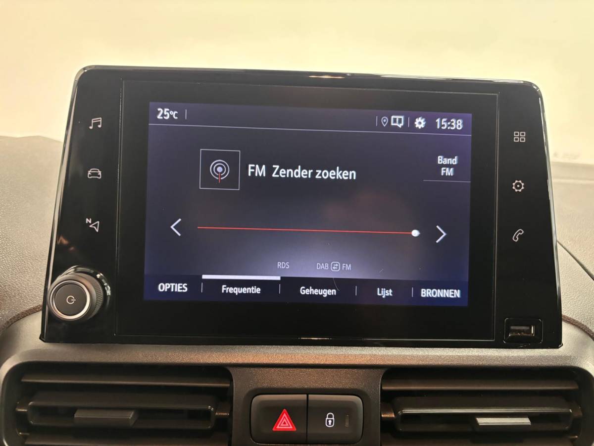 Opel Combo Opel Combo 1.5D L2H1 Edition Automaat Airco Navigatie Apple Carplay/Android Auto Camera Parkeersensoren Trekhaak