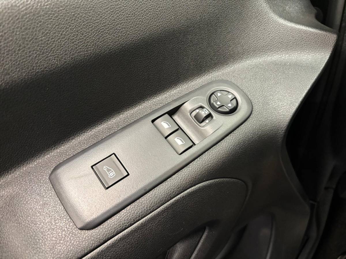 Opel Combo Opel Combo 1.5D L2H1 Edition Automaat Airco Navigatie Apple Carplay/Android Auto Camera Parkeersensoren Trekhaak