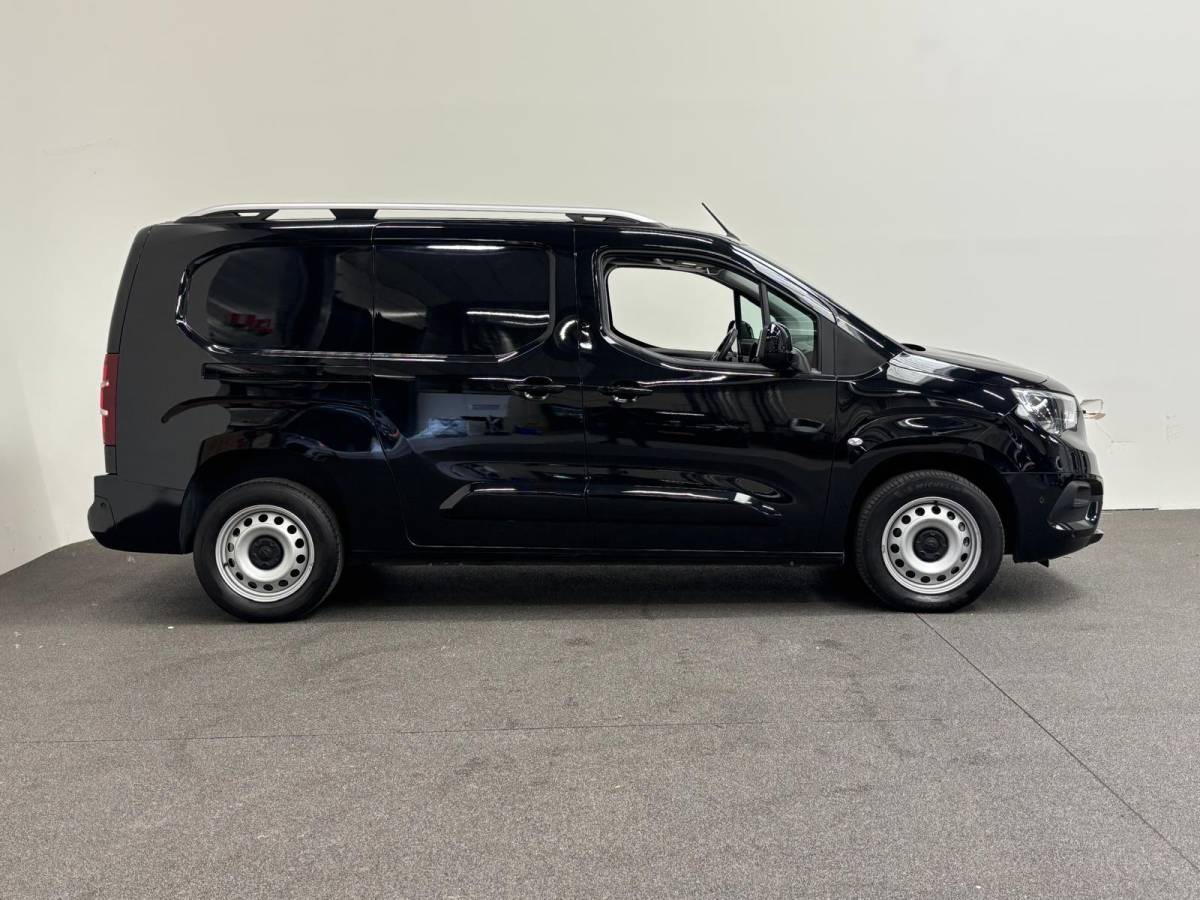 Opel Combo Opel Combo 1.5D L2H1 Edition Automaat Airco Navigatie Apple Carplay/Android Auto Camera Parkeersensoren Trekhaak