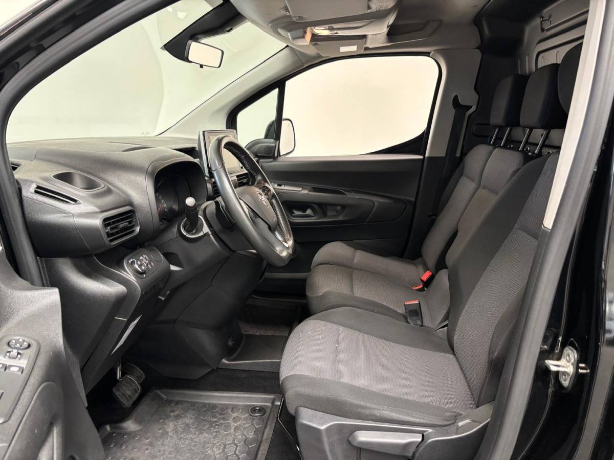 Opel Combo Opel Combo 1.5D L2H1 Edition Automaat Airco Navigatie Apple Carplay/Android Auto Camera Parkeersensoren Trekhaak