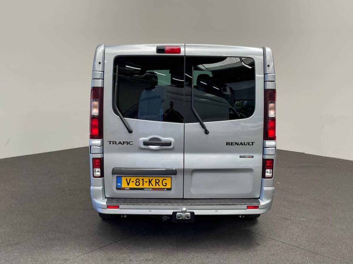 Renault Trafic Renault Trafic 2.0 Blue dCi 170PK L2H1 Dubbele Cabine Anniversary Trekhaak Navigatie Apple Carplay Android Auto Camera Parkeerhulp Cruise Control Dodehoekassistent Virtual Cockpit Full Led Stoelverwarming Climate Control Lichtmetalen velgen