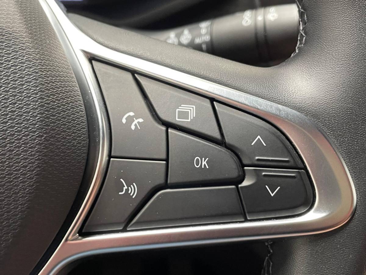 Renault Trafic Renault Trafic 2.0 Blue dCi 170PK L2H1 Dubbele Cabine Anniversary Trekhaak Navigatie Apple Carplay Android Auto Camera Parkeerhulp Cruise Control Dodehoekassistent Virtual Cockpit Full Led Stoelverwarming Climate Control Lichtmetalen velgen