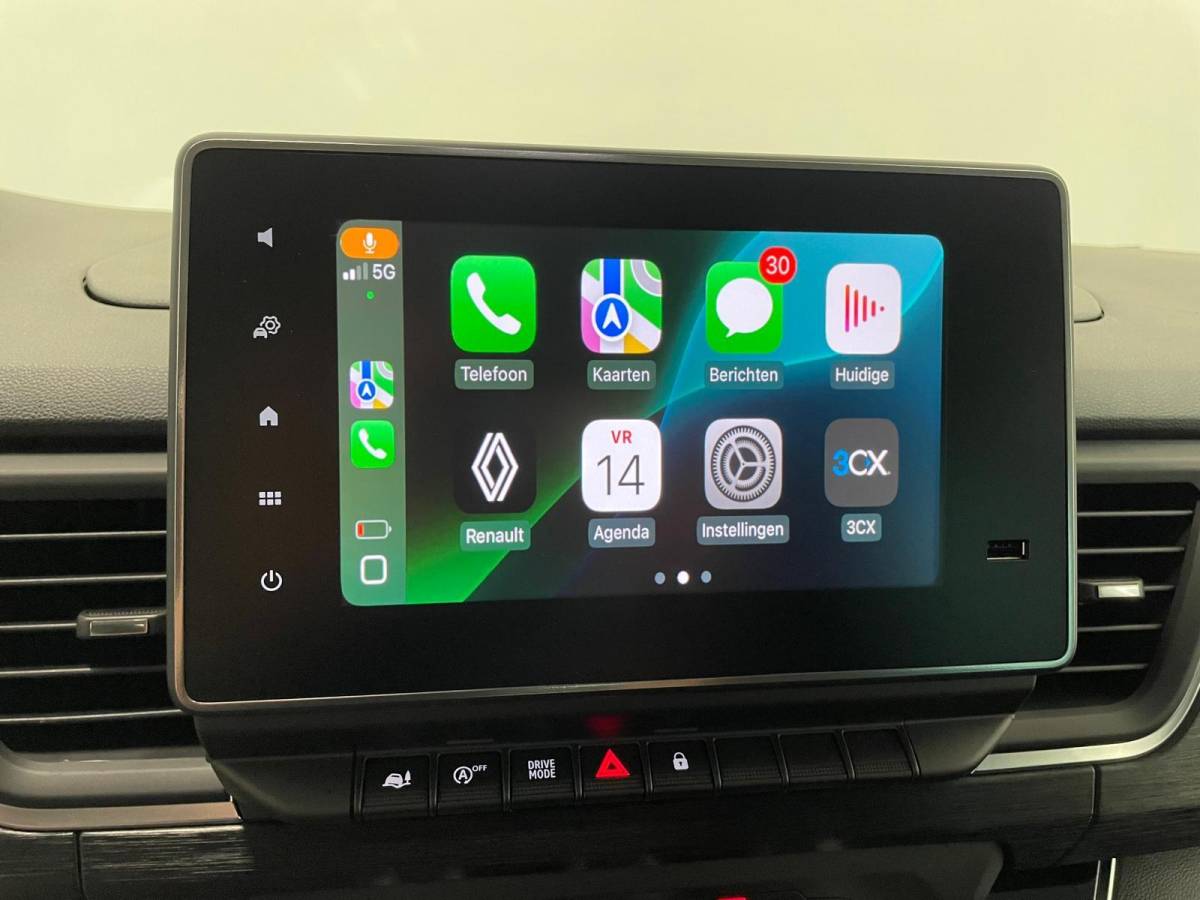 Renault Trafic Renault Trafic 2.0 Blue dCi 170PK L2H1 Dubbele Cabine Anniversary Trekhaak Navigatie Apple Carplay Android Auto Camera Parkeerhulp Cruise Control Dodehoekassistent Virtual Cockpit Full Led Stoelverwarming Climate Control Lichtmetalen velgen
