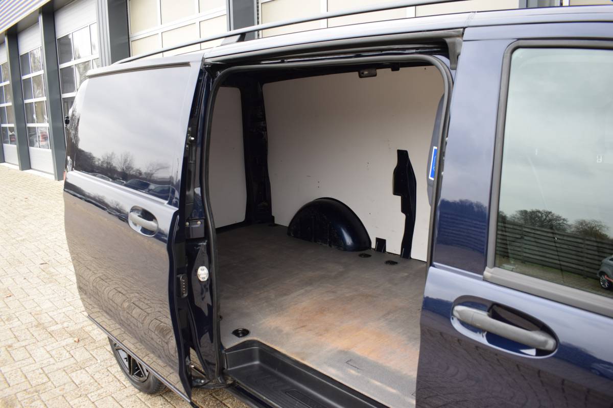 Mercedes-Benz Vito Mercedes-Benz Vito 114 CDI Extra Lang Donkerblauw Metallic! | Trekhaak
