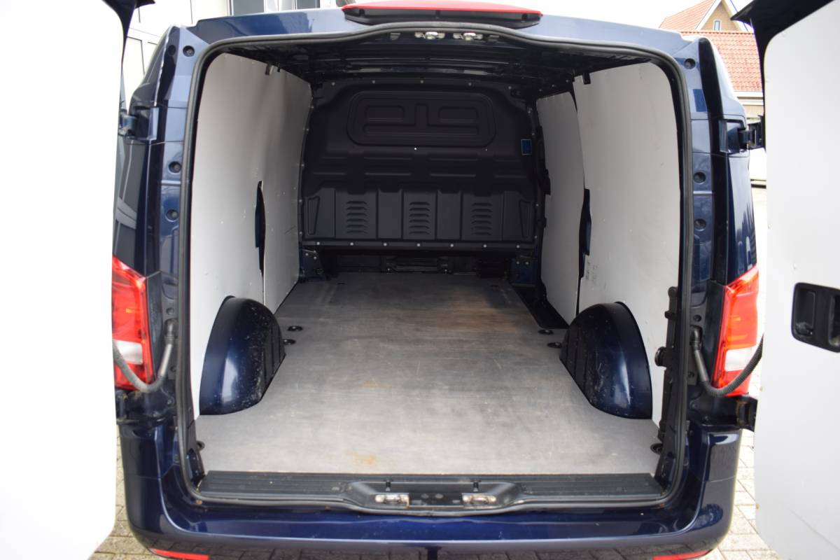 Mercedes-Benz Vito Mercedes-Benz Vito 114 CDI Extra Lang Donkerblauw Metallic! | Trekhaak