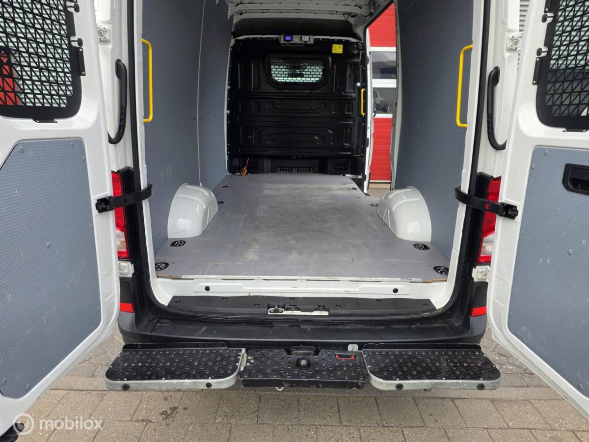 Volkswagen Crafter Volkswagen Crafter Bestel  35 2.0 TDI L3H3 140PK✅standkachel