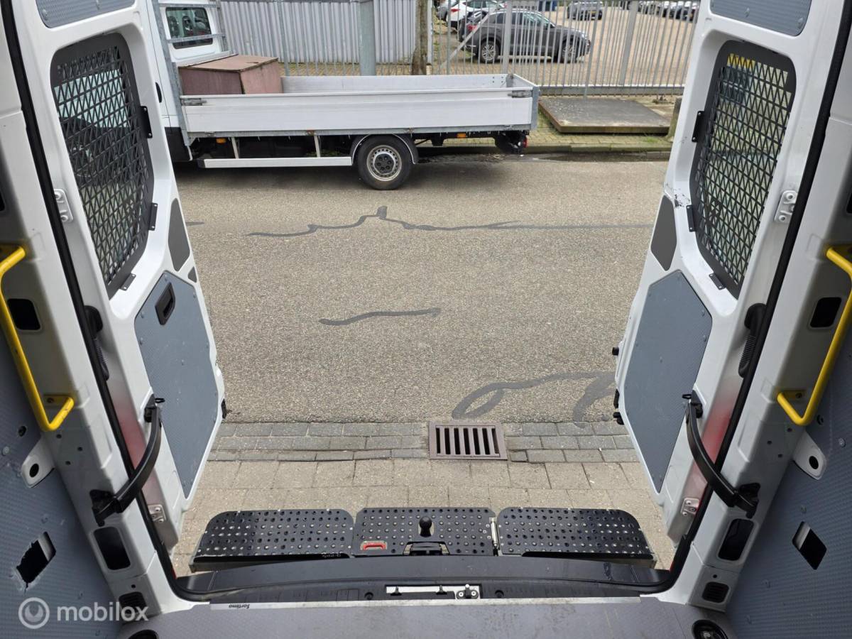 Volkswagen Crafter Volkswagen Crafter Bestel  35 2.0 TDI L3H3 140PK✅standkachel
