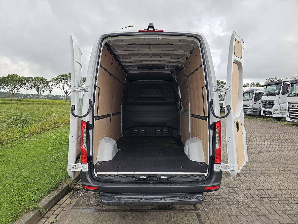 Mercedes-Benz Sprinter MERCEDES-BENZ SPRINTER 317 l2h2 led rwd mbux10