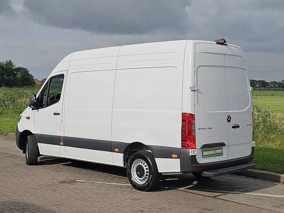 Mercedes-Benz Sprinter MERCEDES-BENZ SPRINTER 317 l2h2 led rwd mbux10