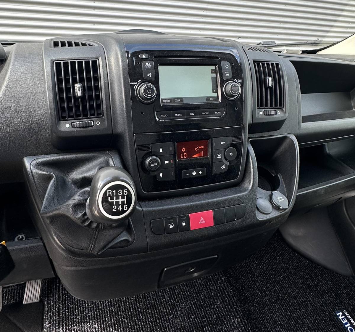 Peugeot Boxer Peugeot Boxer 435 2.0 BlueHDI L4 Durisotti opbouw Mooie staat