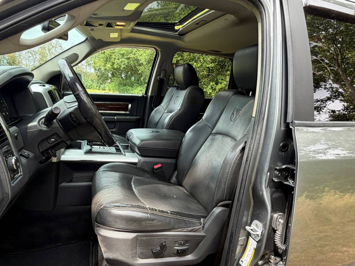 Dodge Ram 1500 Dodge Ram 1500 5.7 V8 Crew Cab 5’7 | LARAMIE + Schuif/kanteldak + Lederbekleding + BTW