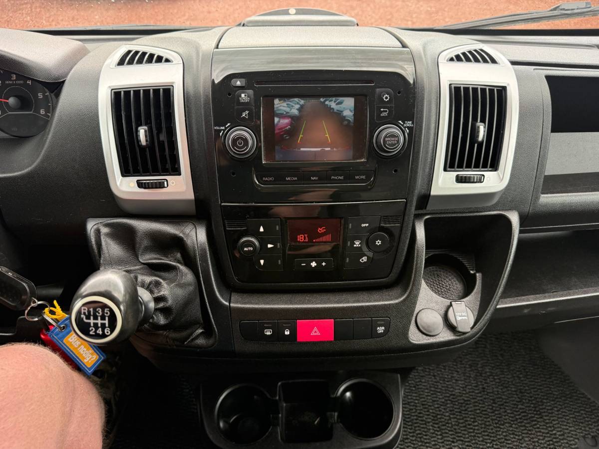 Fiat Ducato Fiat Ducato 35H 2.3 EURO 6 L2H1 DC 3000kg Trekgewicht
