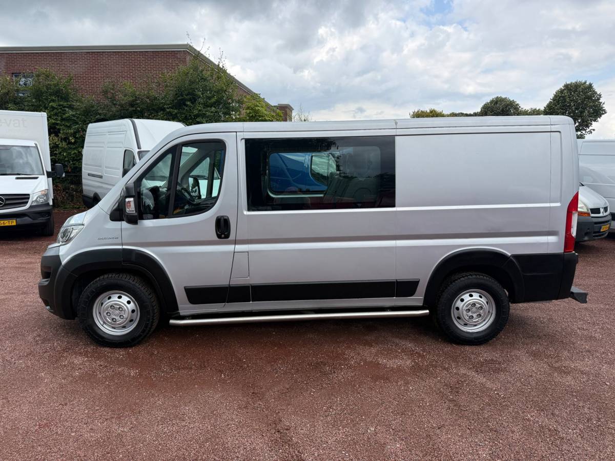 Fiat Ducato Fiat Ducato 35H 2.3 EURO 6 L2H1 DC 3000kg Trekgewicht