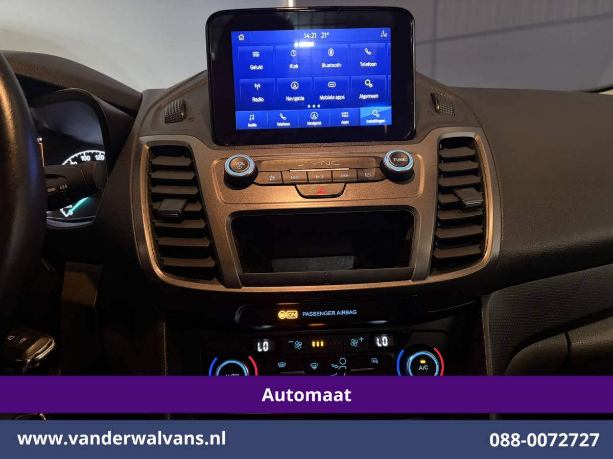 Ford Transit Connect Ford Transit Connect 1.5 EcoBlue 120pk Automaat L2H1 Inrichting Euro6 Airco | Navigatie | Camera | LM velgen | Apple Carplay Android Auto, Cruisecontrol, Trekhaak, Verwarmde voorruit, Stoelverwarming, Parkeersensoren