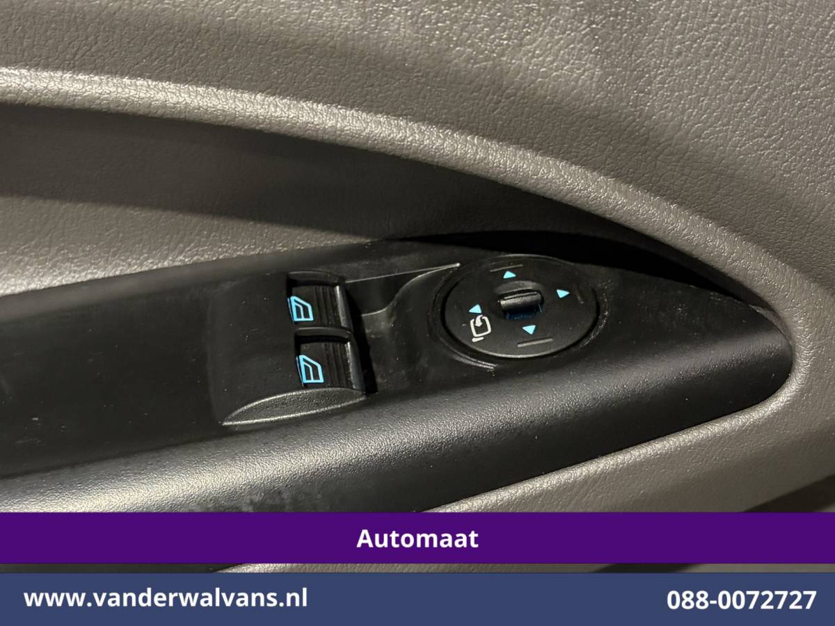 Ford Transit Connect Ford Transit Connect 1.5 EcoBlue 120pk Automaat L2H1 Inrichting Euro6 Airco | Navigatie | Camera | LM velgen | Apple Carplay Android Auto, Cruisecontrol, Trekhaak, Verwarmde voorruit, Stoelverwarming, Parkeersensoren
