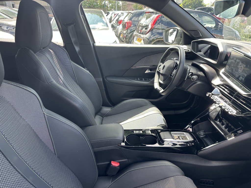 Peugeot 2008 Peugeot 2008 Hybrid 136 GT | Adaptieve Cruise |