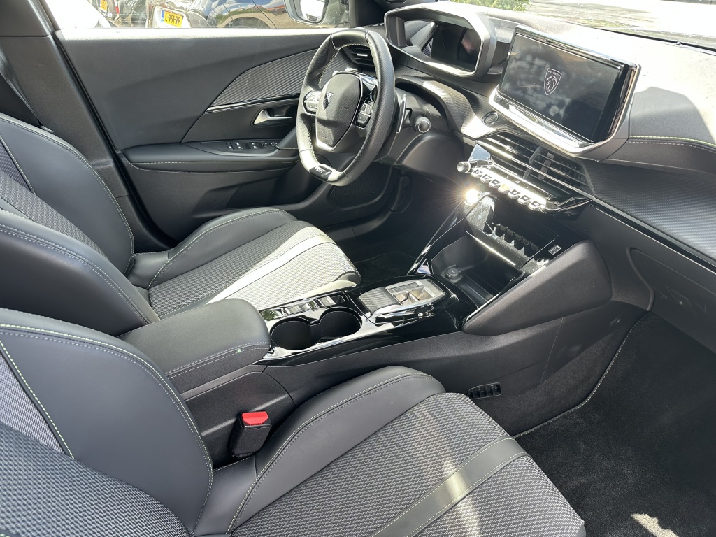 Peugeot 2008 Peugeot 2008 Hybrid 136 GT | Adaptieve Cruise |