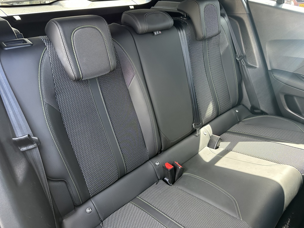 Peugeot 2008 Peugeot 2008 Hybrid 136 GT | Adaptieve Cruise |